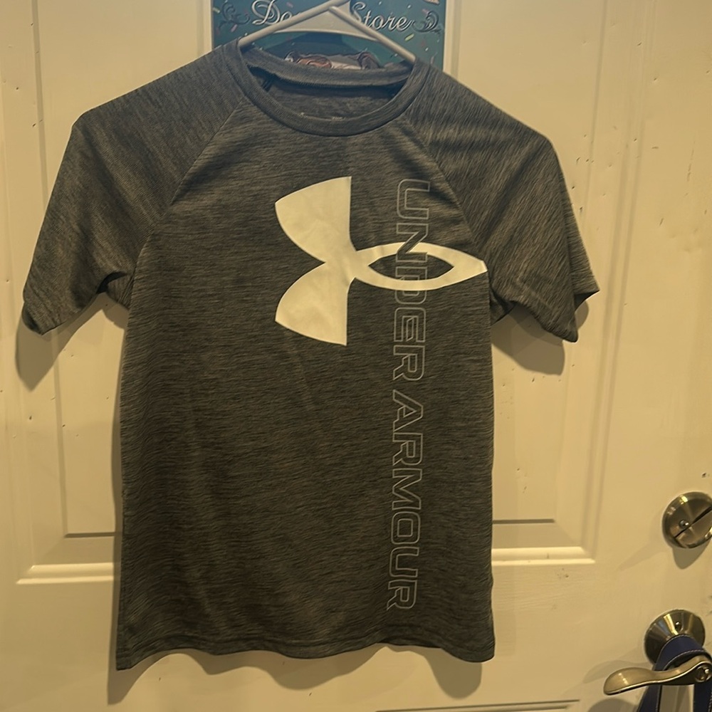 Under Armour Boys' Tech™ Split Logo Hybrid Short Sleeve Tee